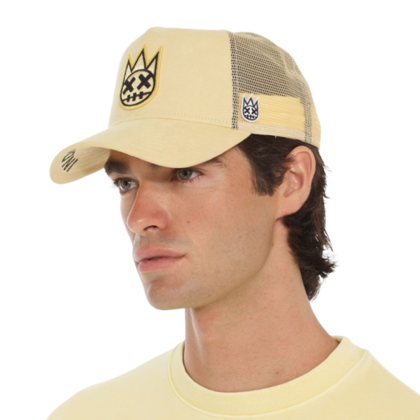 Cult's Clean Logo Mesh Back Trucker Hat - Imagen 9